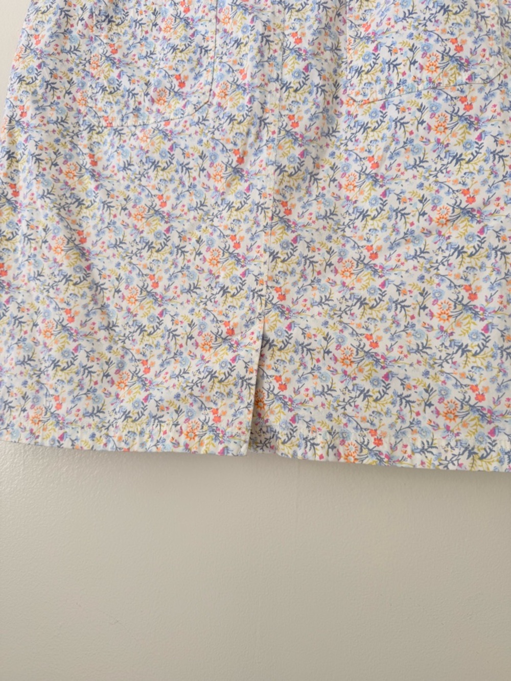 J. Jill Floral Print White Mini Skirt Size 18 Live-in Chino w Slit Summer Garden - Picture 10 of 10